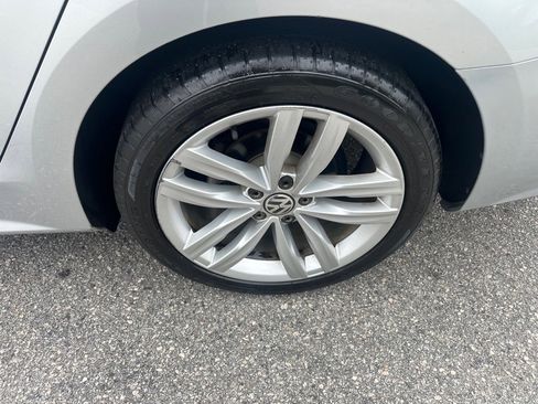 Used 2018 Volkswagen Passat 3.6 SEL Premium FWD image 9