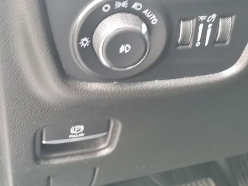 Used 2023 Jeep Grand Cherokee L Limited w/ Black Appearance Package image 12