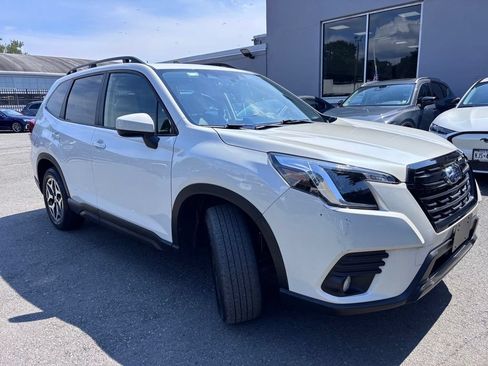 Used 2023 Subaru Forester Premium AWD/4WD image 8