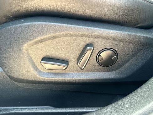 Used 2024 Ford Edge SEL image 12