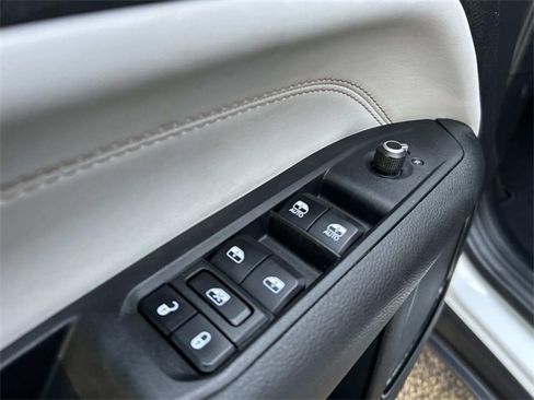 Used 2023 Jeep Compass Limited image 20