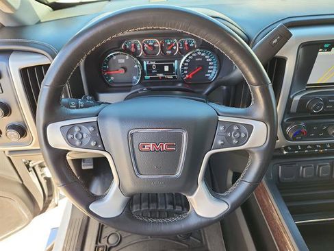 Used 2018 GMC Sierra 2500 SLT w/ Duramax Plus Package image 17