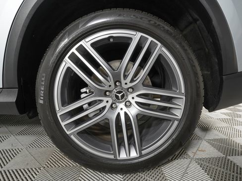 Used 2024 Mercedes-Benz GLS 450 4MATIC image 32