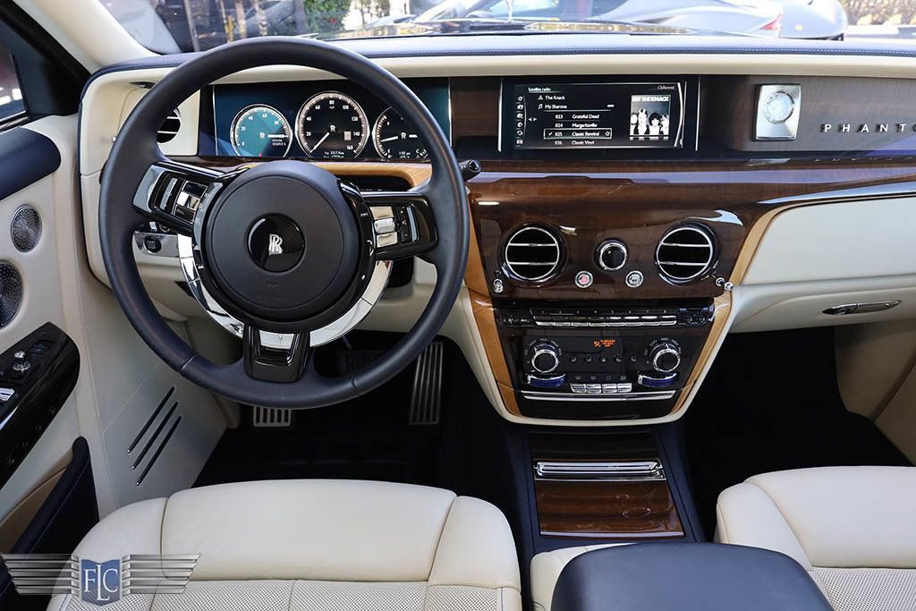 Used 2018 Rolls-Royce Phantom Sedan RWD image 31