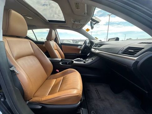 Used 2011 Lexus CT 200h Premium w/ Premium Audio Pkg image 29