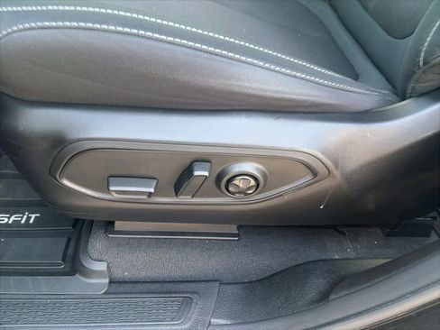 Used 2024 Jeep Grand Cherokee L Laredo AWD/4WD image 17
