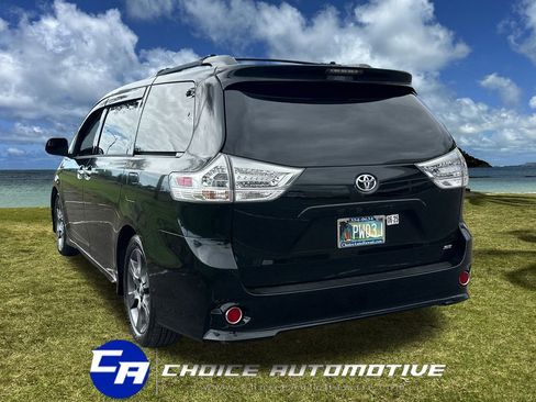 Used 2016 Toyota Sienna SE image 5