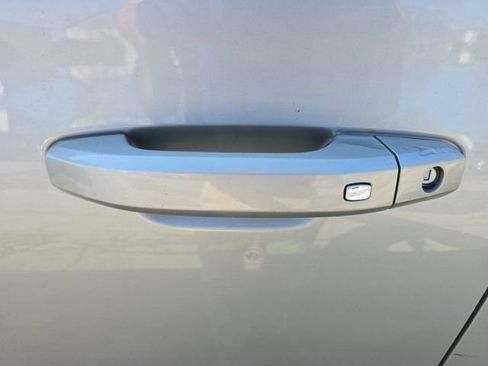 Used 2015 GMC Yukon SLT w/ Open Road Package image 10