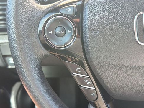 Used 2017 Honda Accord LX image 17