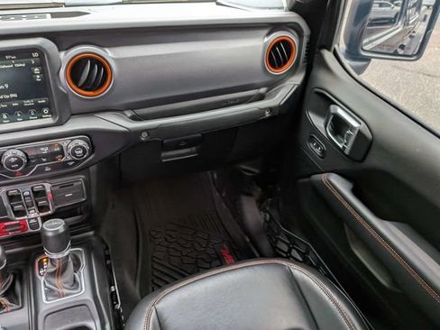 Used 2022 Jeep Gladiator Mojave w/ Cold Weather Group AWD/4WD image 19