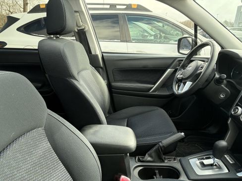 Used 2017 Subaru Forester 2.5i Premium image 10