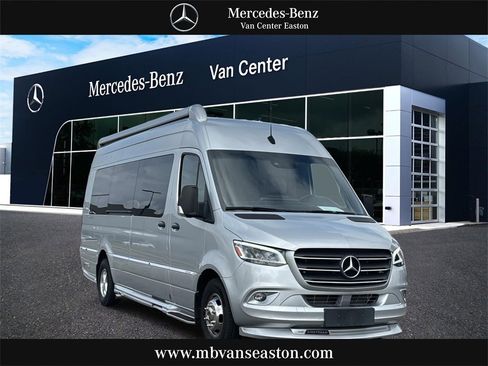 Used 2022 Mercedes-Benz Sprinter 3500 image 1