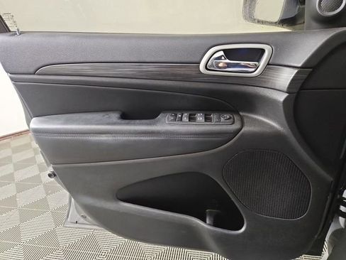 Used 2022 Jeep Grand Cherokee Laredo X image 29