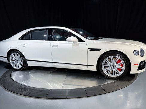 Used 2023 Bentley Flying Spur V8 AWD/4WD image 1