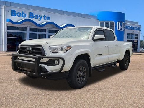 Used 2022 Toyota Tacoma SR5 RWD image 8