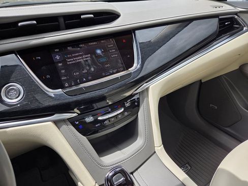 Used 2024 Cadillac XT6 Premium Luxury AWD/4WD image 24