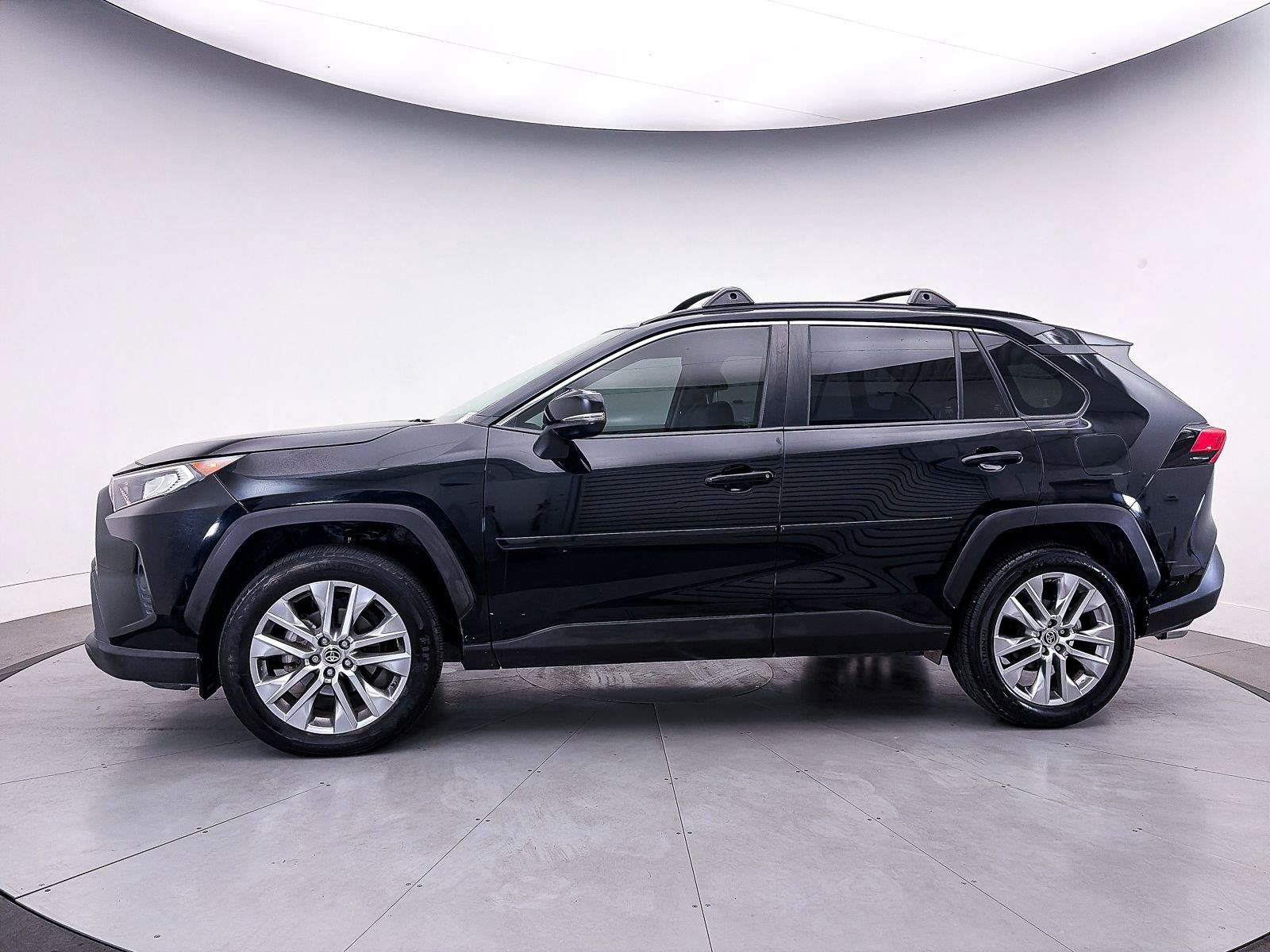 Used 2019 Toyota RAV4 XLE Premium w/ Carpet Mat Package FWD image 37