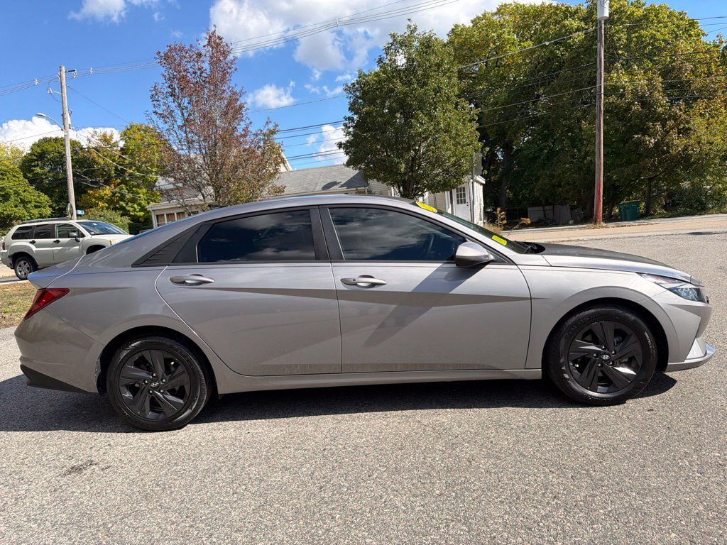 Used 2021 Hyundai Elantra SEL FWD image 7