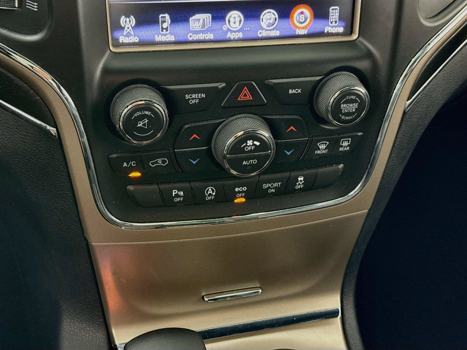 Used 2016 Jeep Grand Cherokee Limited AWD/4WD image 10