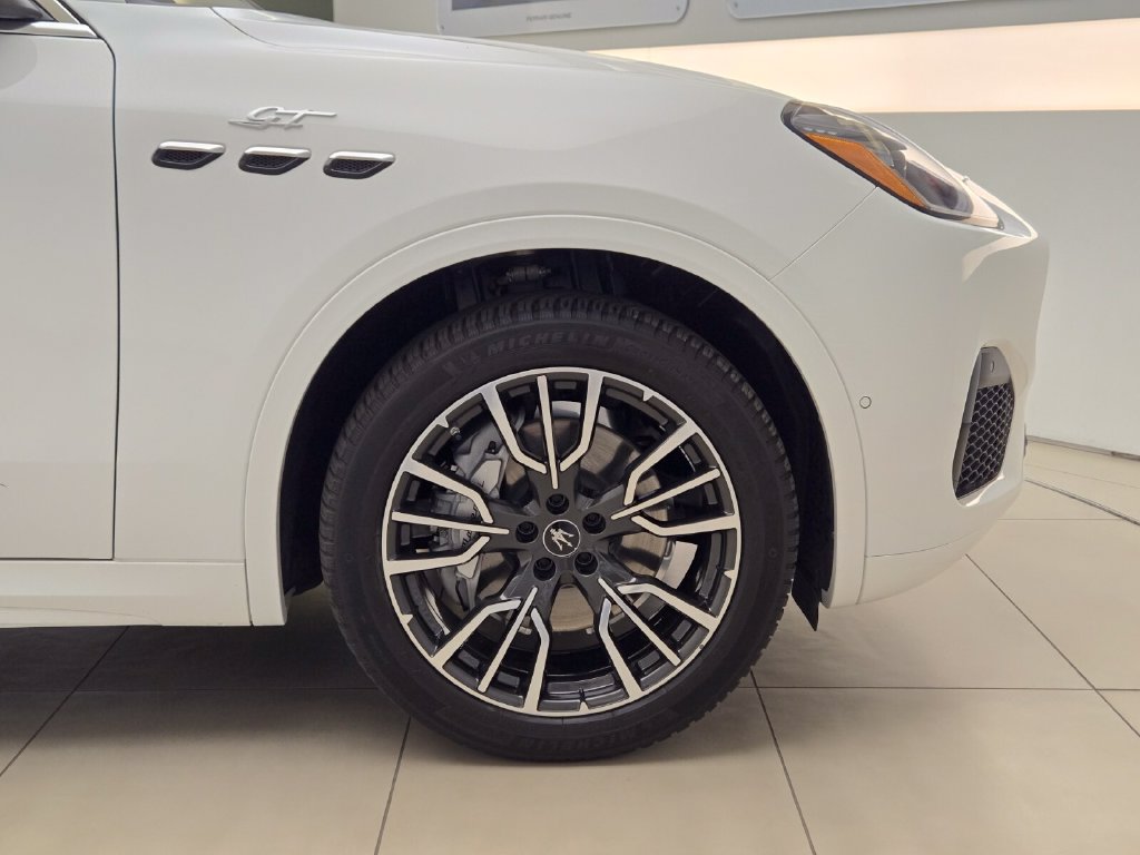 Certified 2024 Maserati Grecale GT AWD/4WD image 6