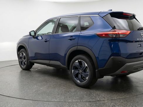 Used 2025 Nissan Rogue SV FWD image 6
