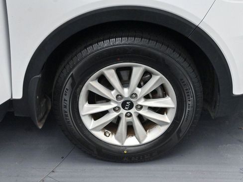 Used 2019 Kia Sorento L image 31