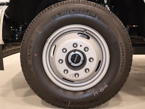 New 2025 Ford F350 XL w/ XL Chrome Package image 28