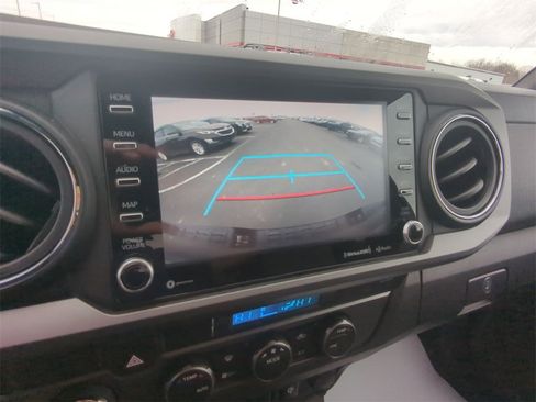 Used 2023 Toyota Tacoma TRD Off-Road image 24