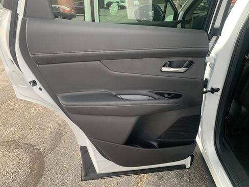 Used 2025 Nissan Murano SL AWD/4WD image 36