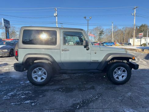 Used 2015 Jeep Wrangler Sport image 8