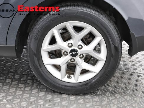 Used 2023 Kia Soul LX w/ LX Technology Package FWD image 30