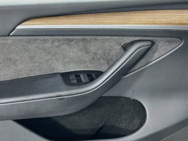 Used 2023 Tesla Model Y Long Range AWD/4WD image 16