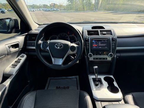 Used 2014 Toyota Camry SE image 7