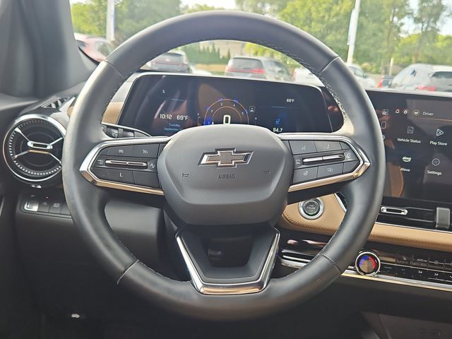 Used 2025 Chevrolet Equinox ACTIV w/ Safety and Technology Package FWD image 15