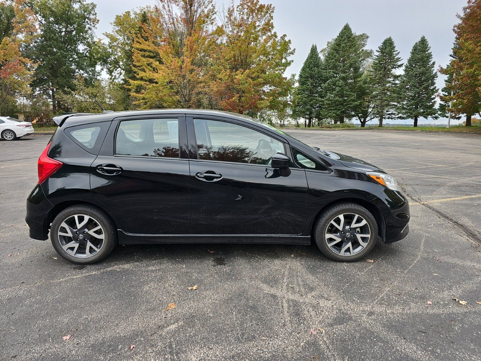 Used 2016 Nissan Versa Note SR w/ SR Tech Package FWD image 7