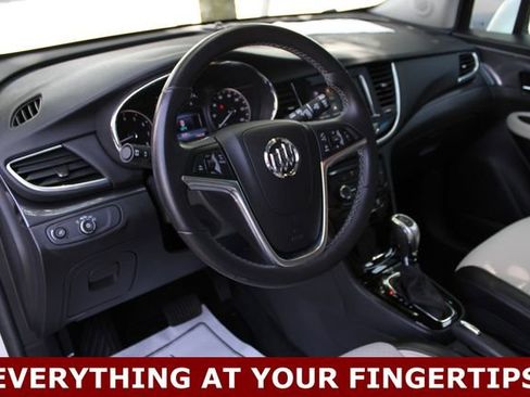 Used 2022 Buick Encore Preferred AWD/4WD image 2