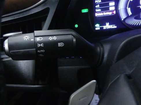 Used 2022 Lexus ES 300h w/ Premium Package image 18