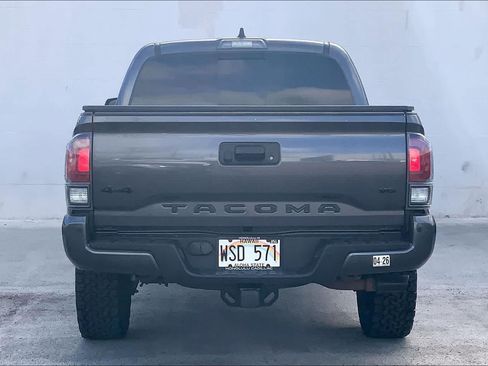 Used 2022 Toyota Tacoma Limited AWD/4WD image 5