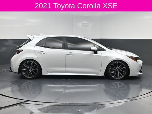Used 2021 Toyota Corolla XSE FWD image 4
