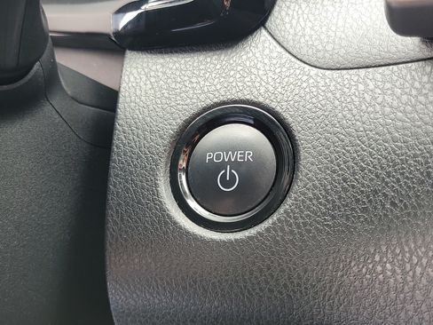 Used 2025 Toyota Camry SE FWD image 28