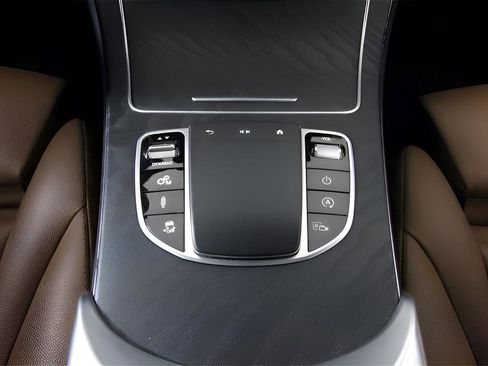 Used 2022 Mercedes-Benz GLC 43 AMG 4MATIC image 22