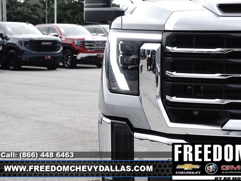 New 2025 GMC Sierra 2500 SLT w/ Texas SLT Premium Package image 41