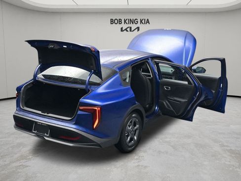 New 2026 Kia K4 FWD image 11