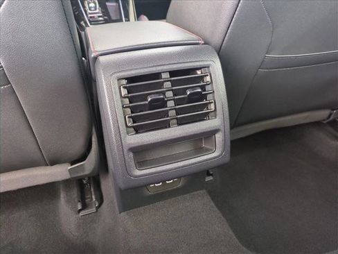 Used 2025 Volkswagen GTI SE FWD image 19