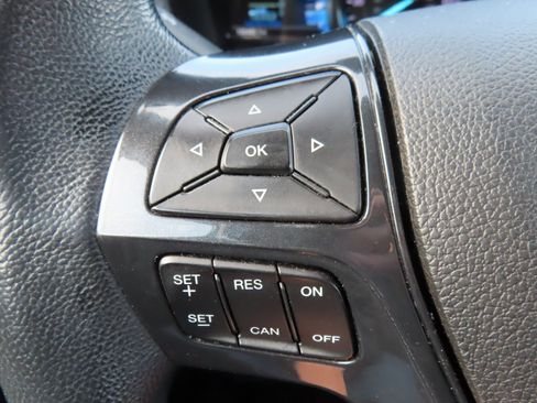 Used 2018 Ford Explorer XLT w/ Equipment Group 201A image 16