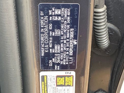 Used 2025 Kia Sportage LX image 10