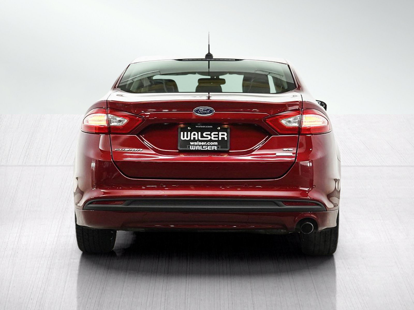 Used 2015 Ford Fusion SE w/ Equipment Group 202A FWD image 4