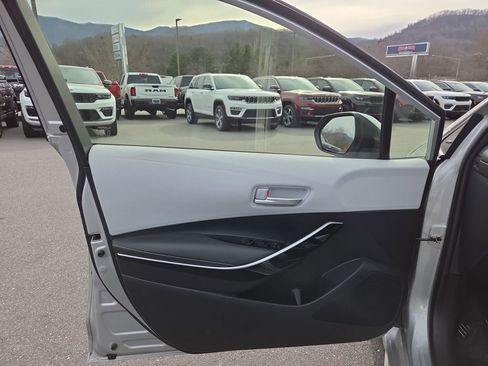 Used 2022 Toyota Corolla XSE image 12