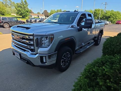 Used 2021 GMC Sierra 2500 SLE w/ SLE Value Package; AWD/4WD image 2