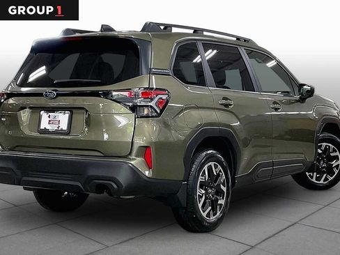 Used 2025 Subaru Forester Premium AWD/4WD image 13
